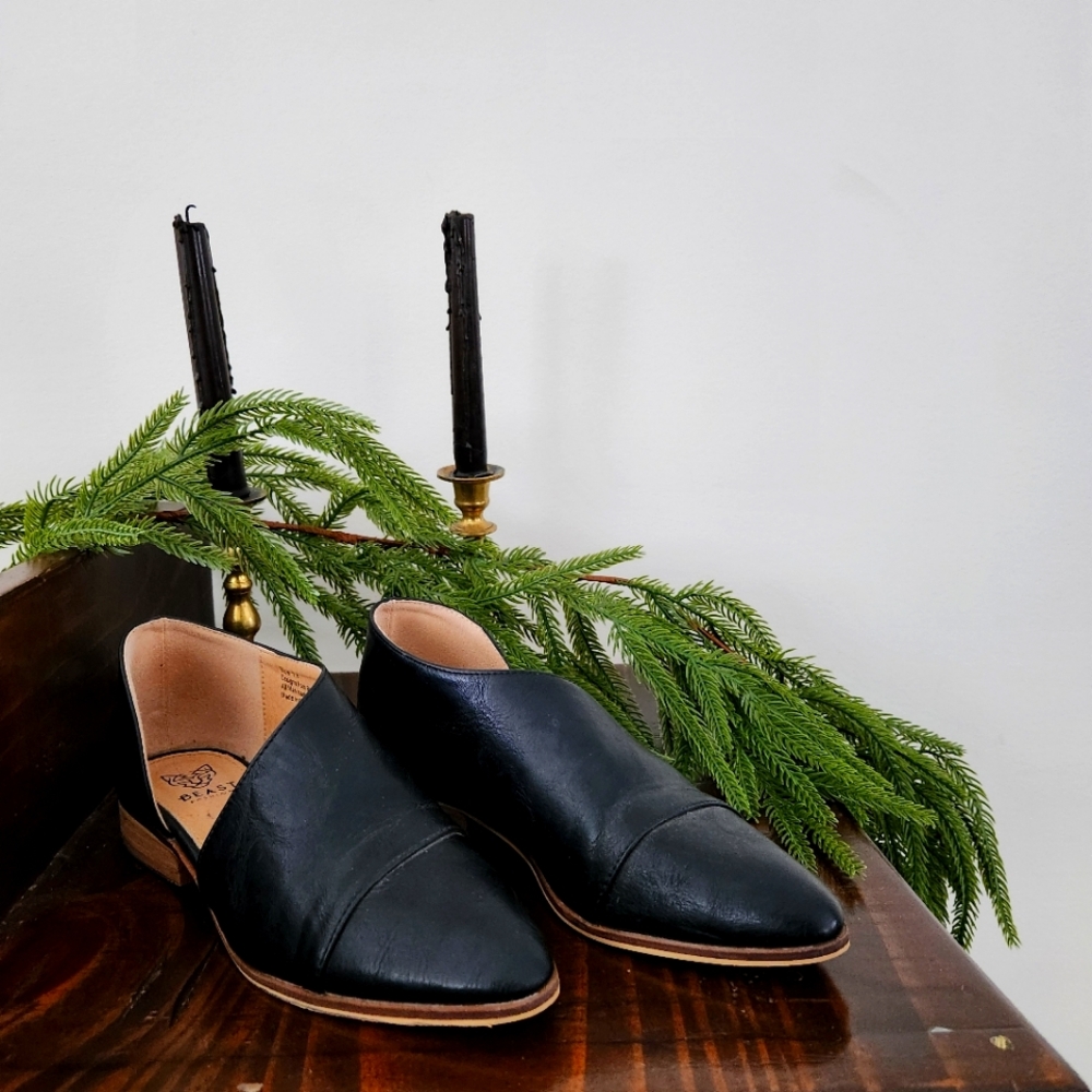 Beast black flat dressy shoes